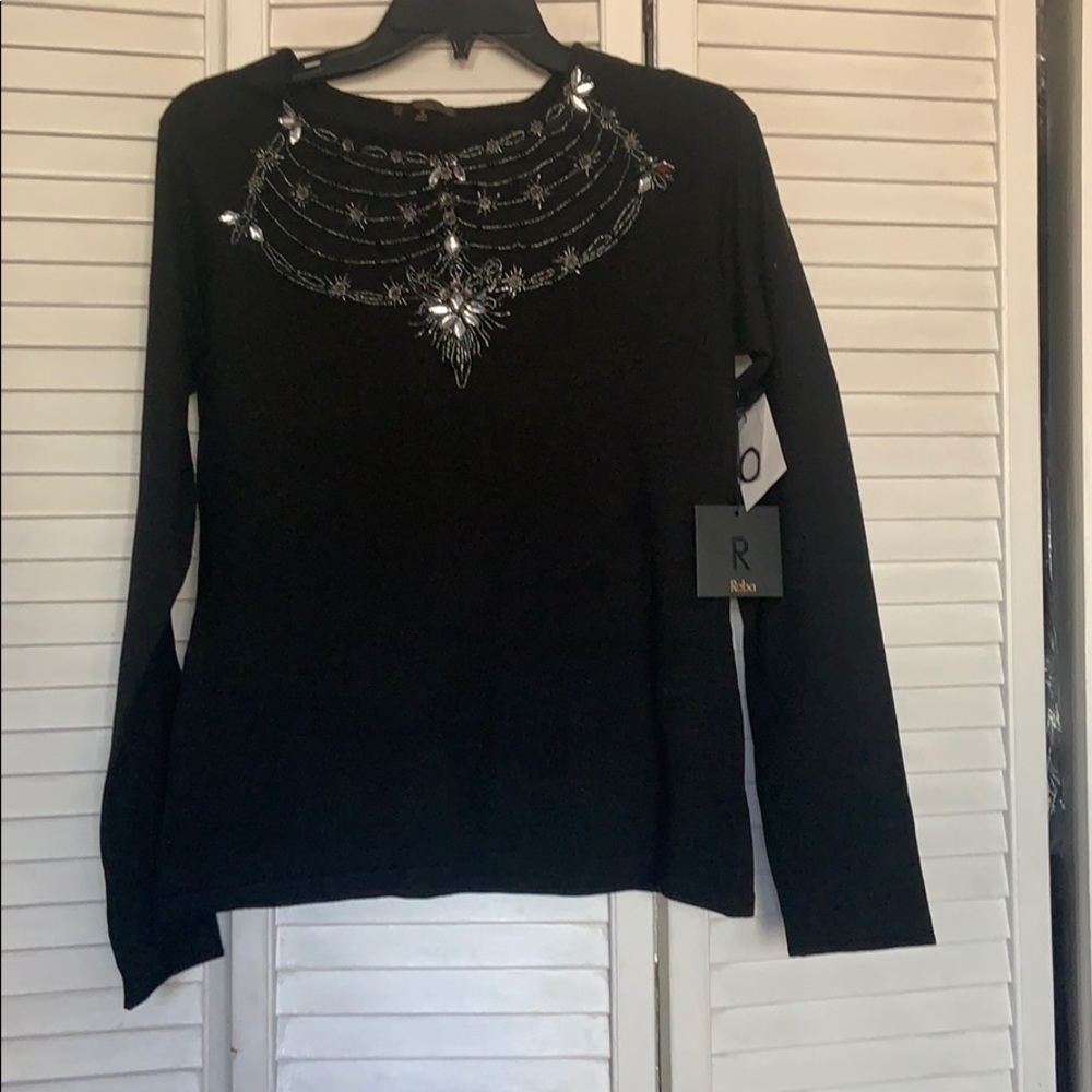 Bran new Knit sweater w/ trimmed at front chest